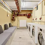 Schwan Locke München