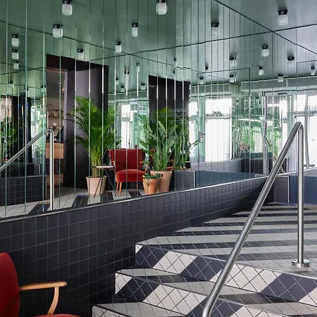 Schwan Locke München