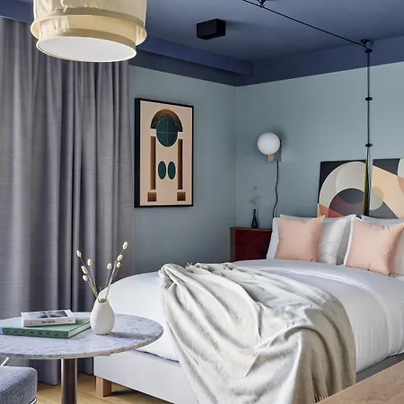 Schwan Locke Hotel 4*
