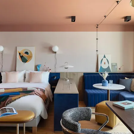 Schwan Locke Hotel 4*