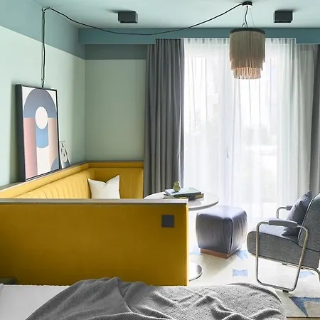 Schwan Locke Hotel München