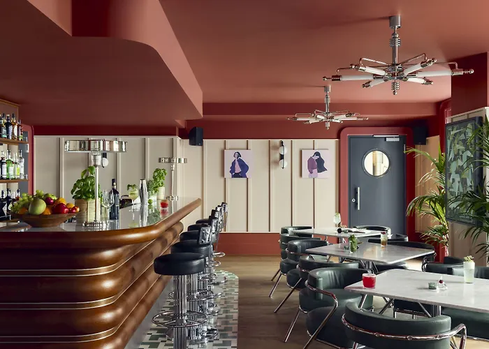 Schwan Locke Hotel 4*